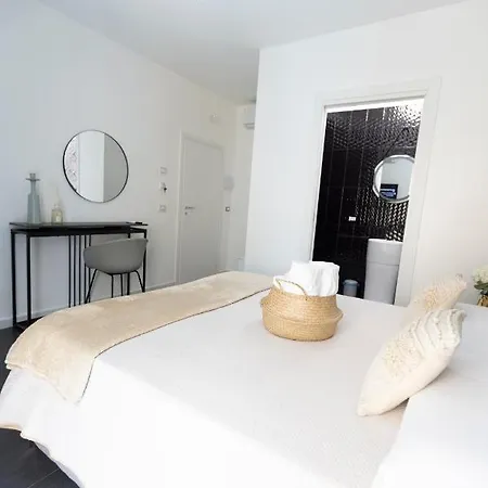 Lena Suite Bari Vecchia Exterior foto